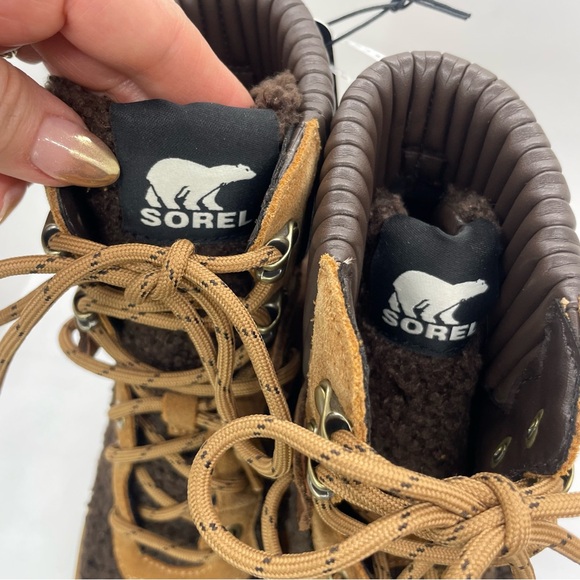 Sorel boots Size 6 - Picture 8 of 12